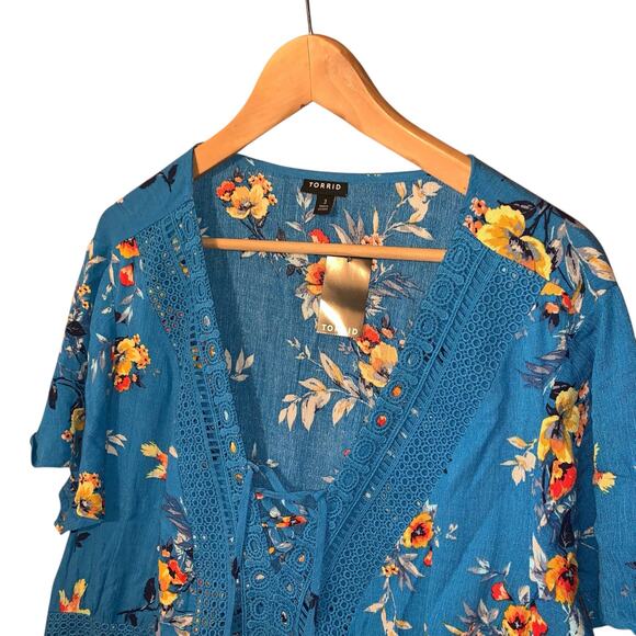 Torrid Babydoll Crinkle Gauze Crochet Inset Lace-Up Top NWT - Picture 5 of 8